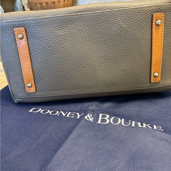 Dooney and Bourke purse in Elephant pebbled leather. - Picture 4 of 7